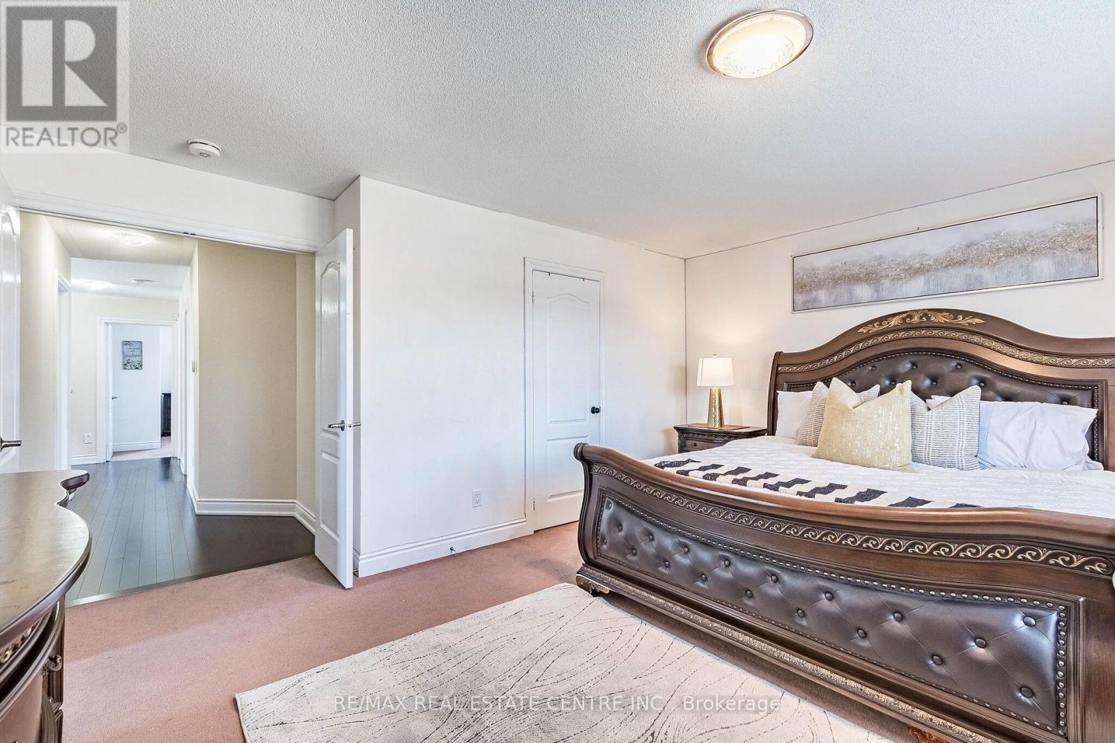 22 RED ASH COURT - 31
