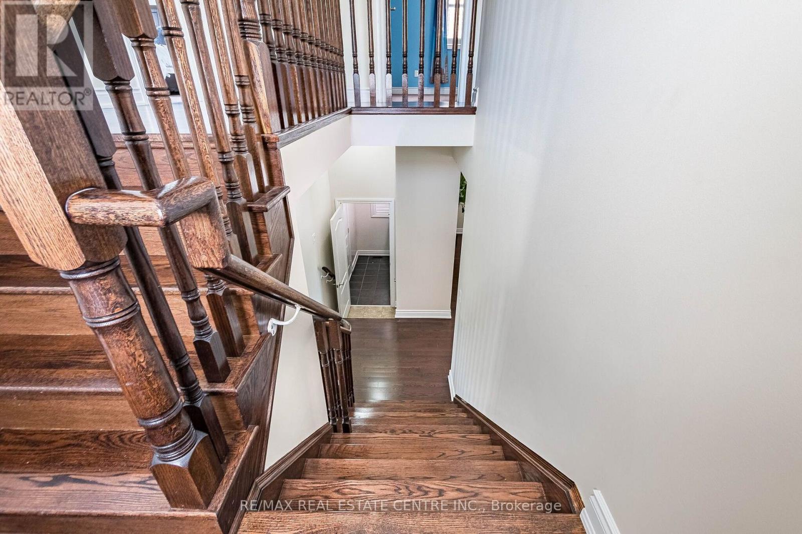 22 RED ASH COURT - 38
