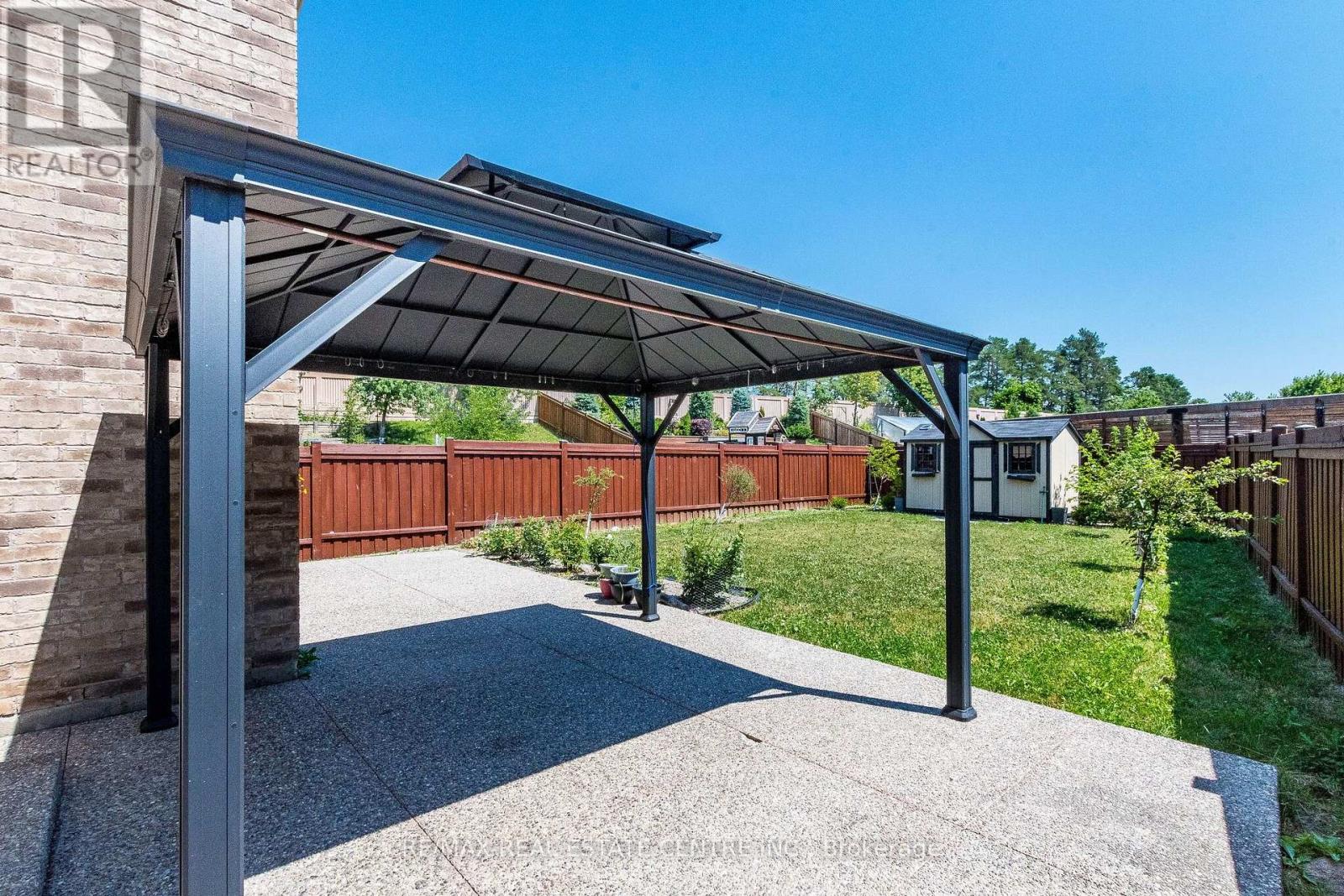 22 RED ASH COURT - 48