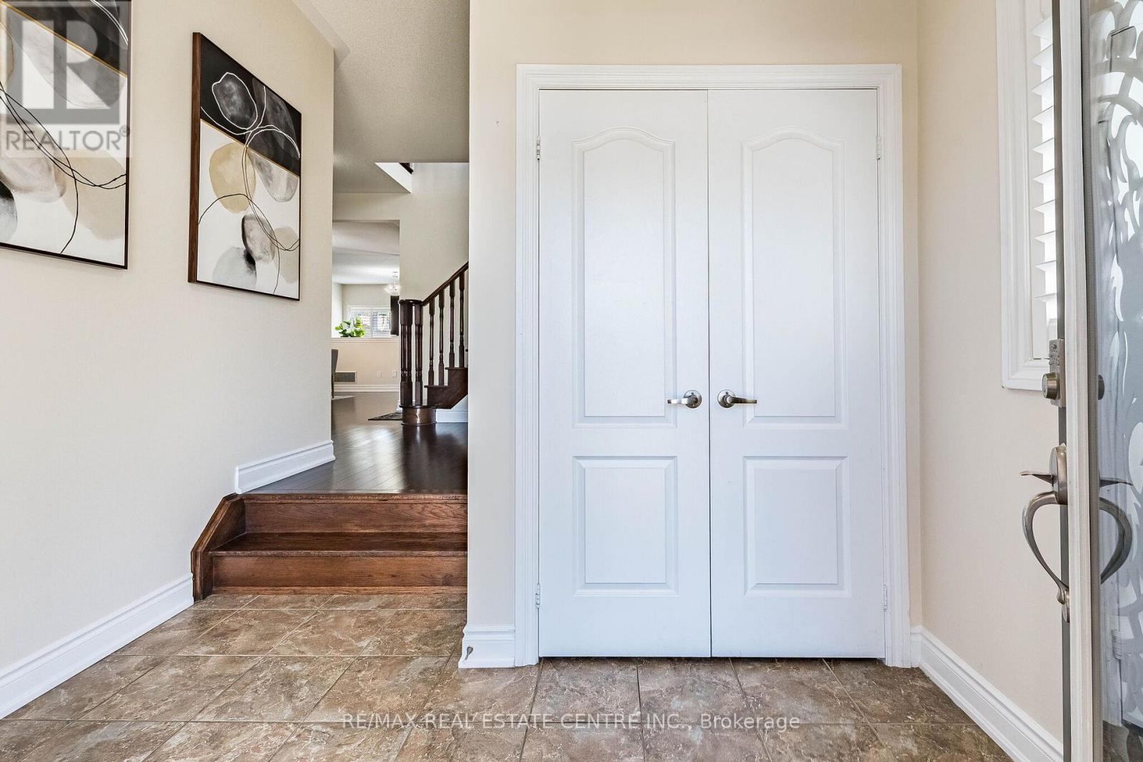 22 RED ASH COURT - 5