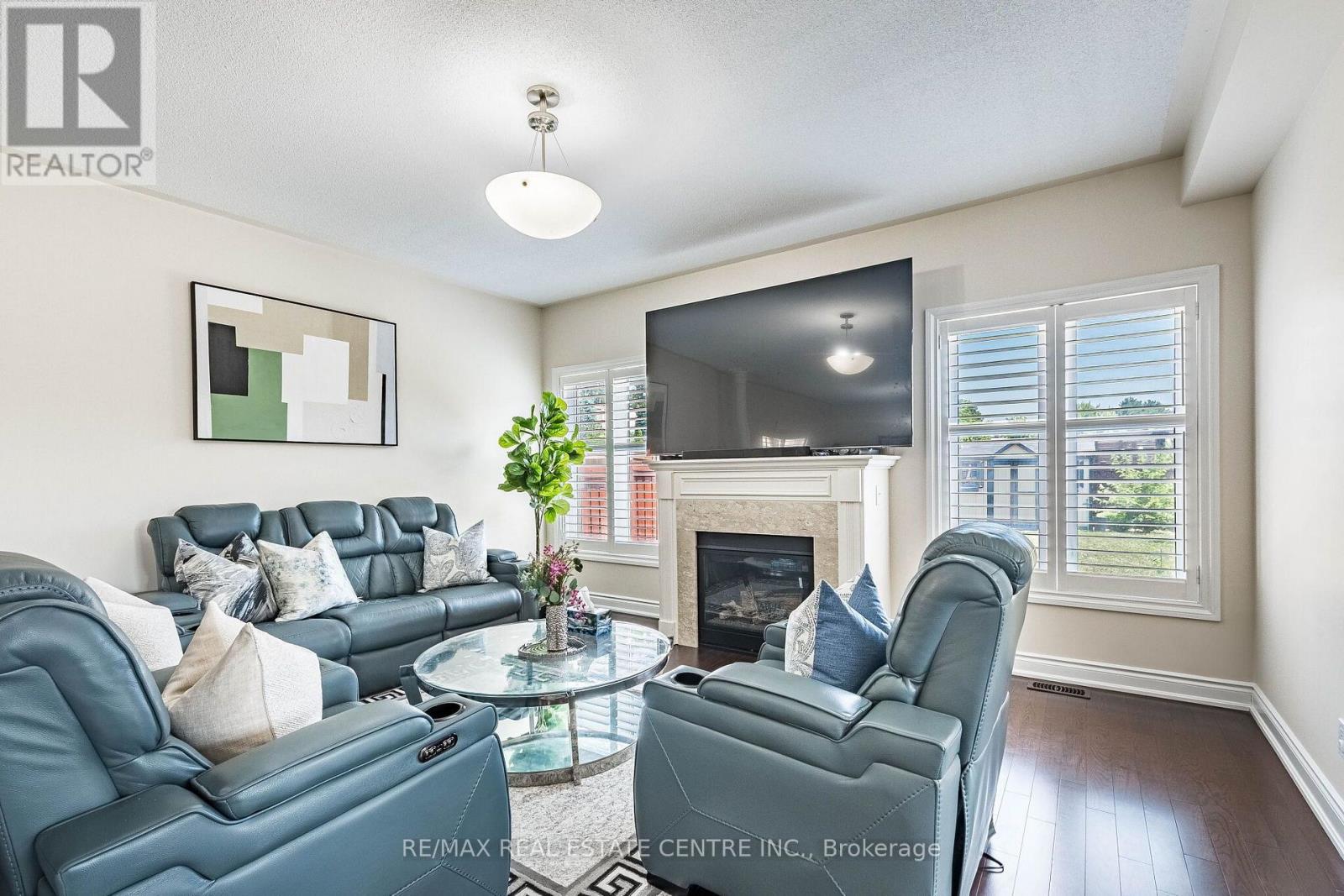 22 RED ASH COURT - 9
