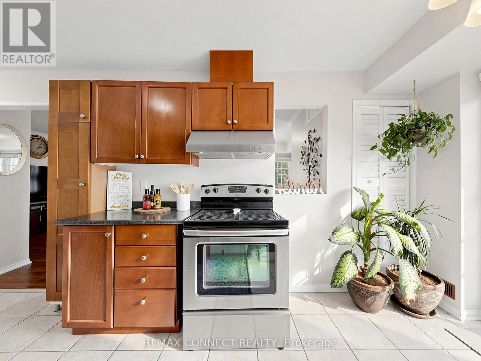 #304 58 SIDNEY BELSEY CRESCENT - 12