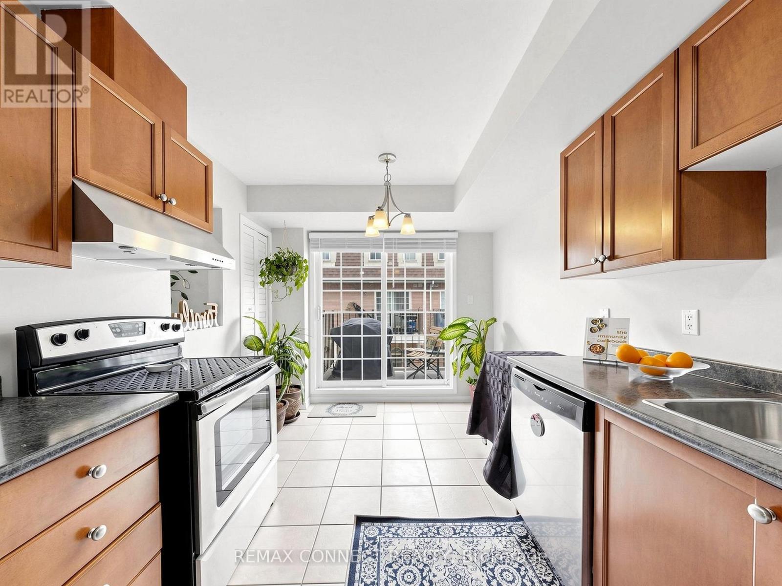 #304 58 SIDNEY BELSEY CRESCENT - 9