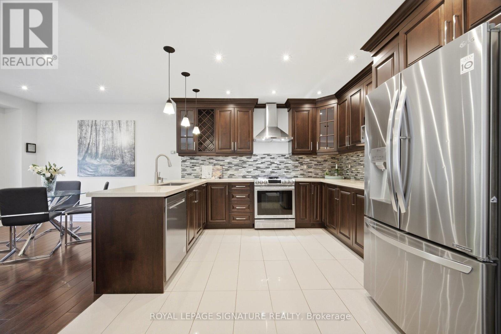 901 KNOTTY PINE GROVE - 11
