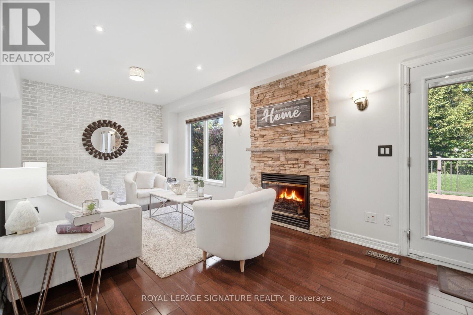 901 KNOTTY PINE GROVE - 16