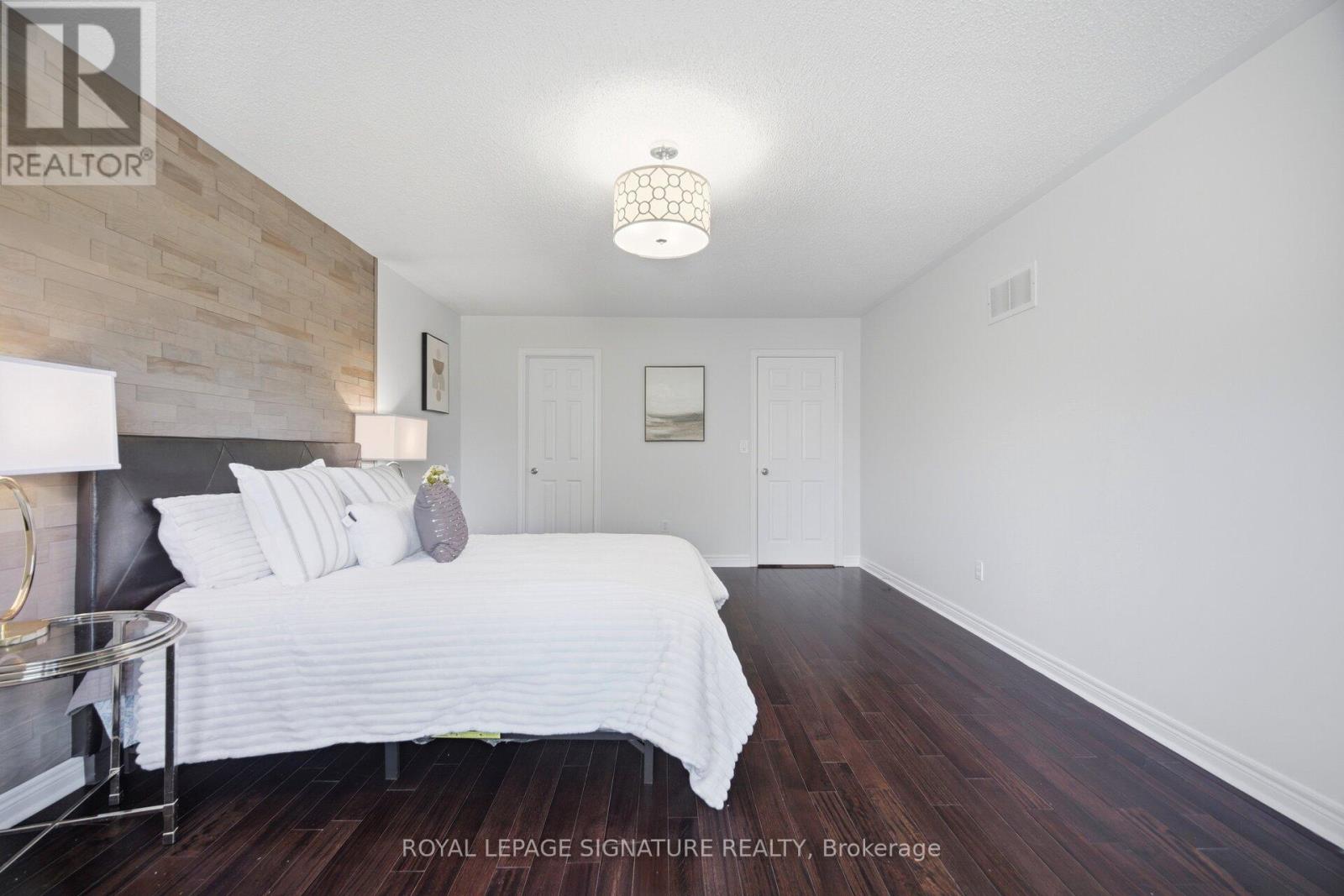 901 KNOTTY PINE GROVE - 22
