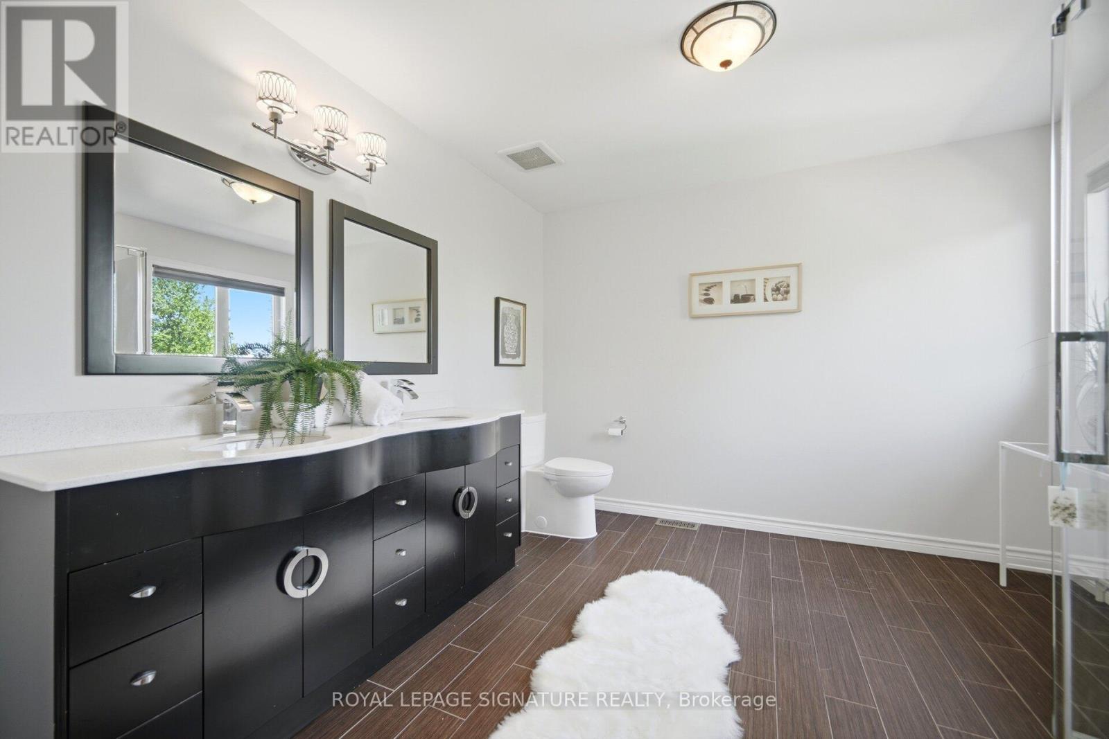 901 KNOTTY PINE GROVE - 23