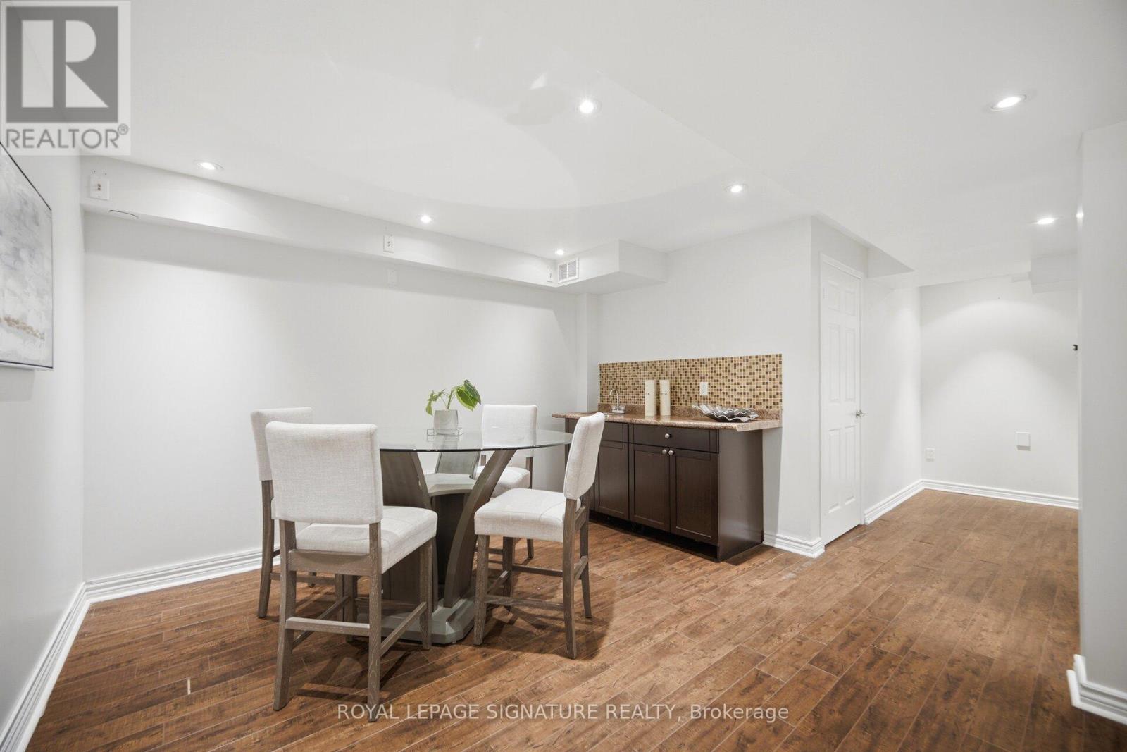 901 KNOTTY PINE GROVE - 37