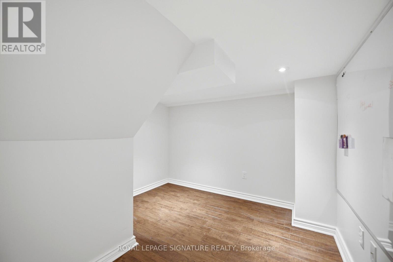 901 KNOTTY PINE GROVE - 38