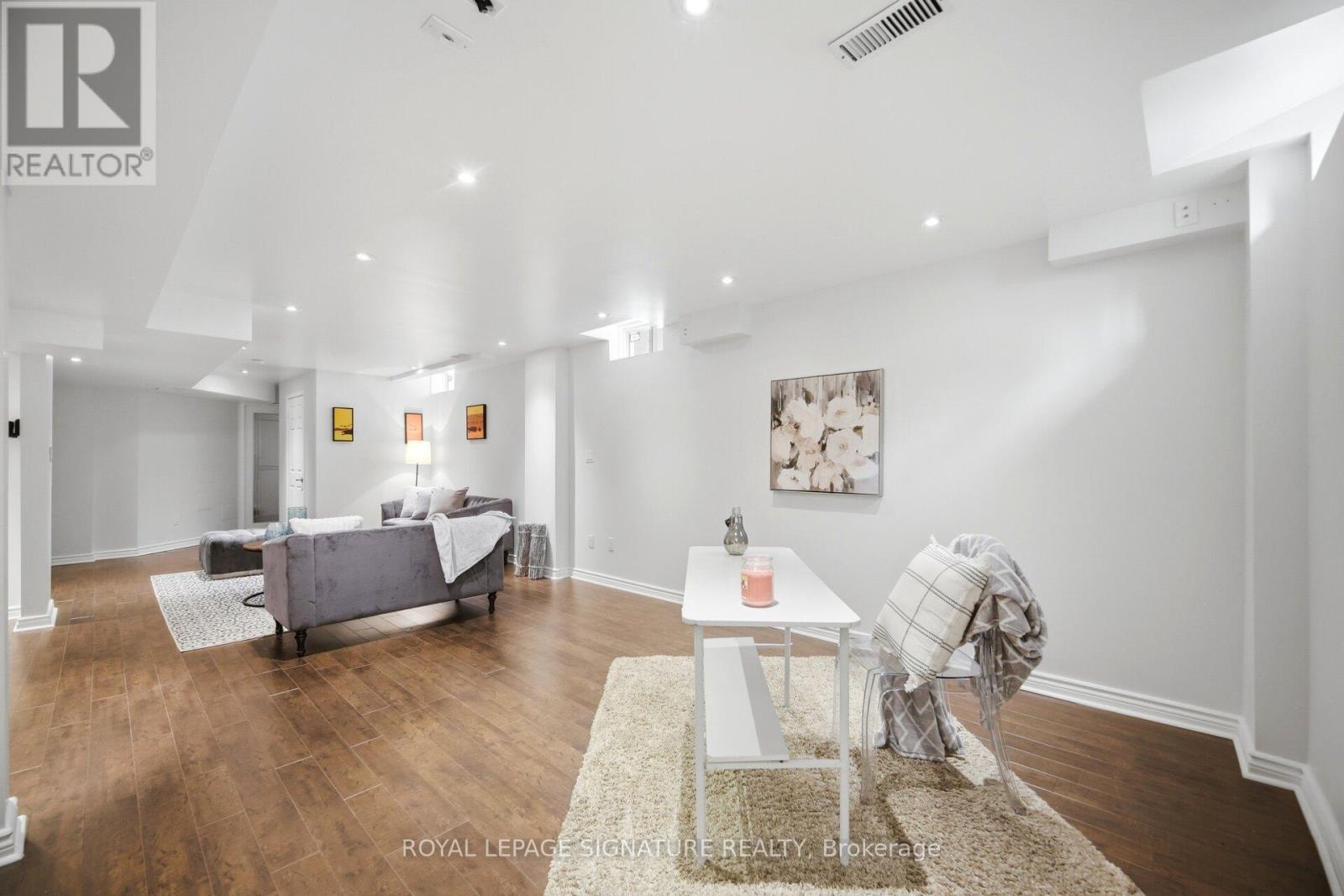 901 KNOTTY PINE GROVE - 42