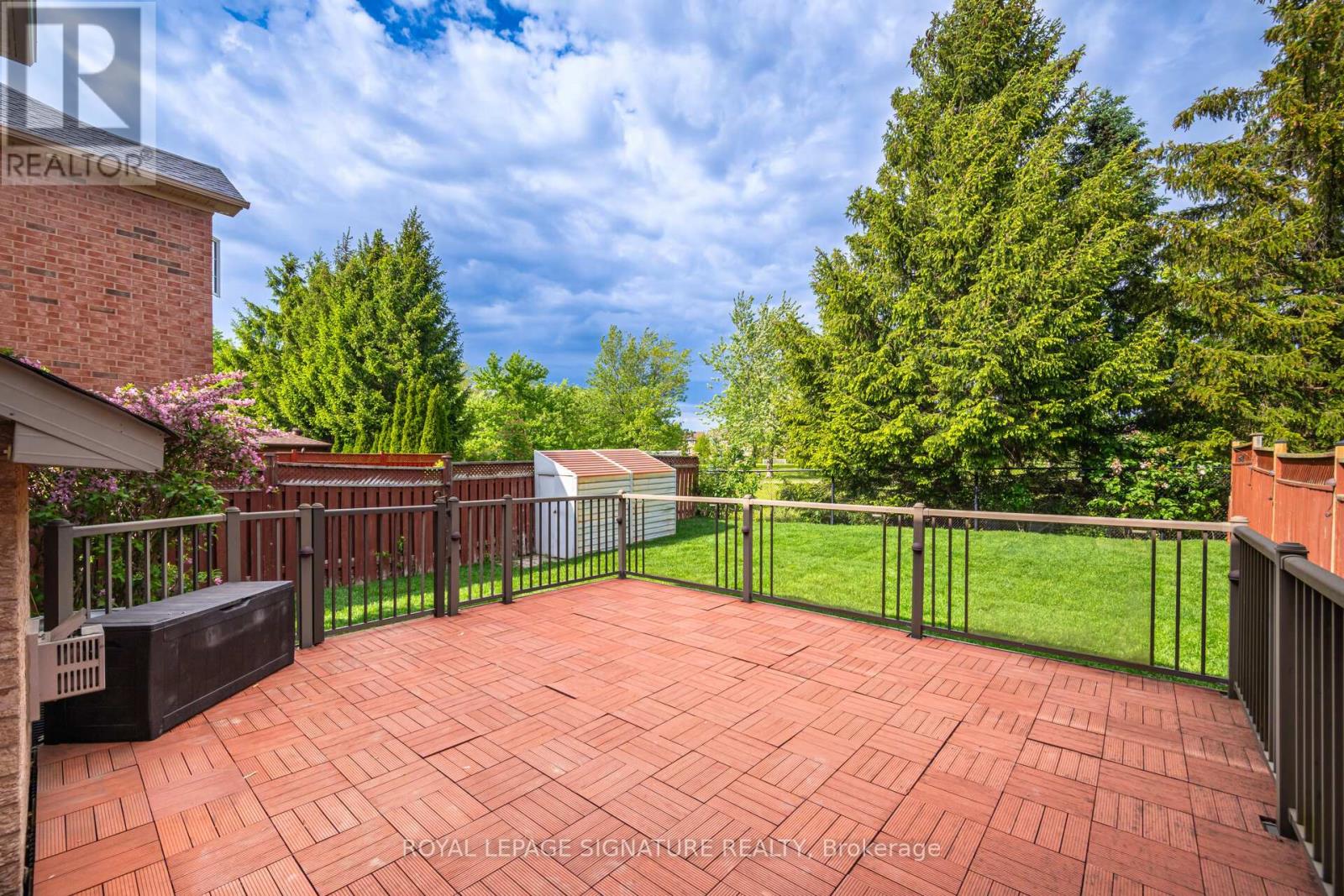 901 KNOTTY PINE GROVE - 44