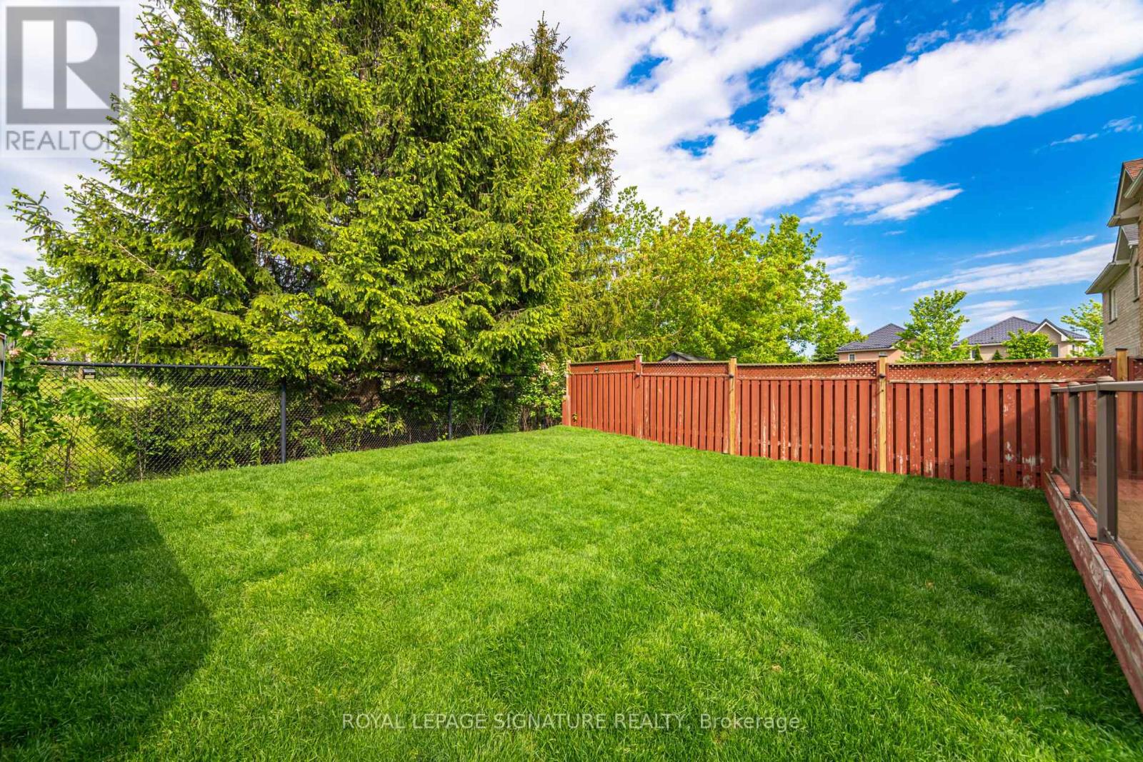 901 KNOTTY PINE GROVE - 46