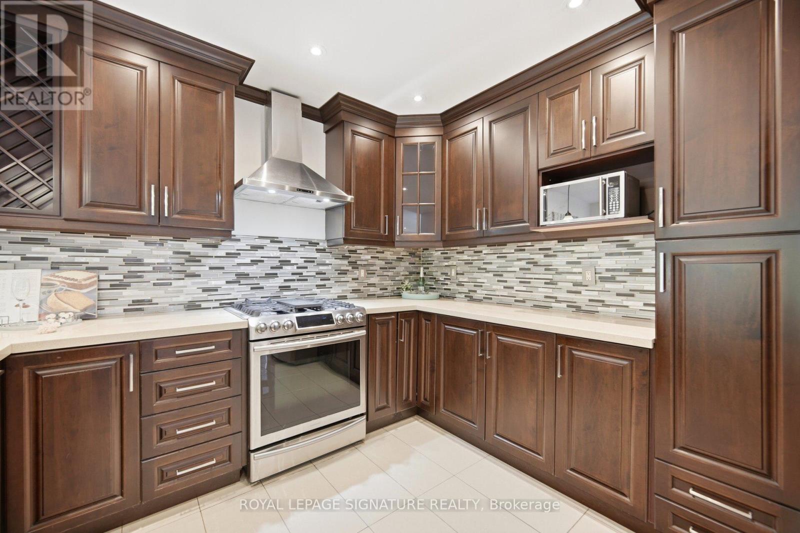 901 KNOTTY PINE GROVE - 6