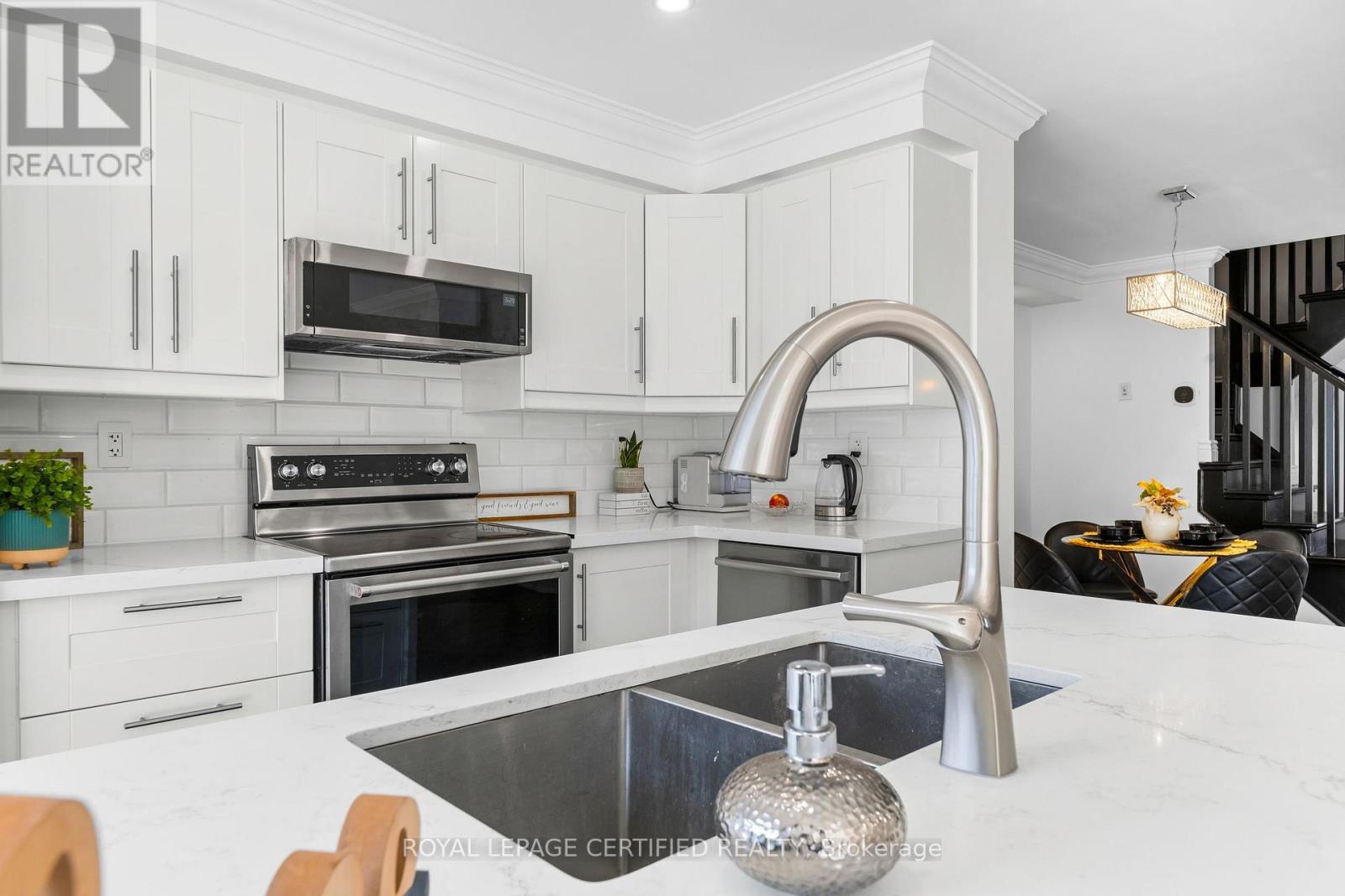 938 BURROWS GATE - 9