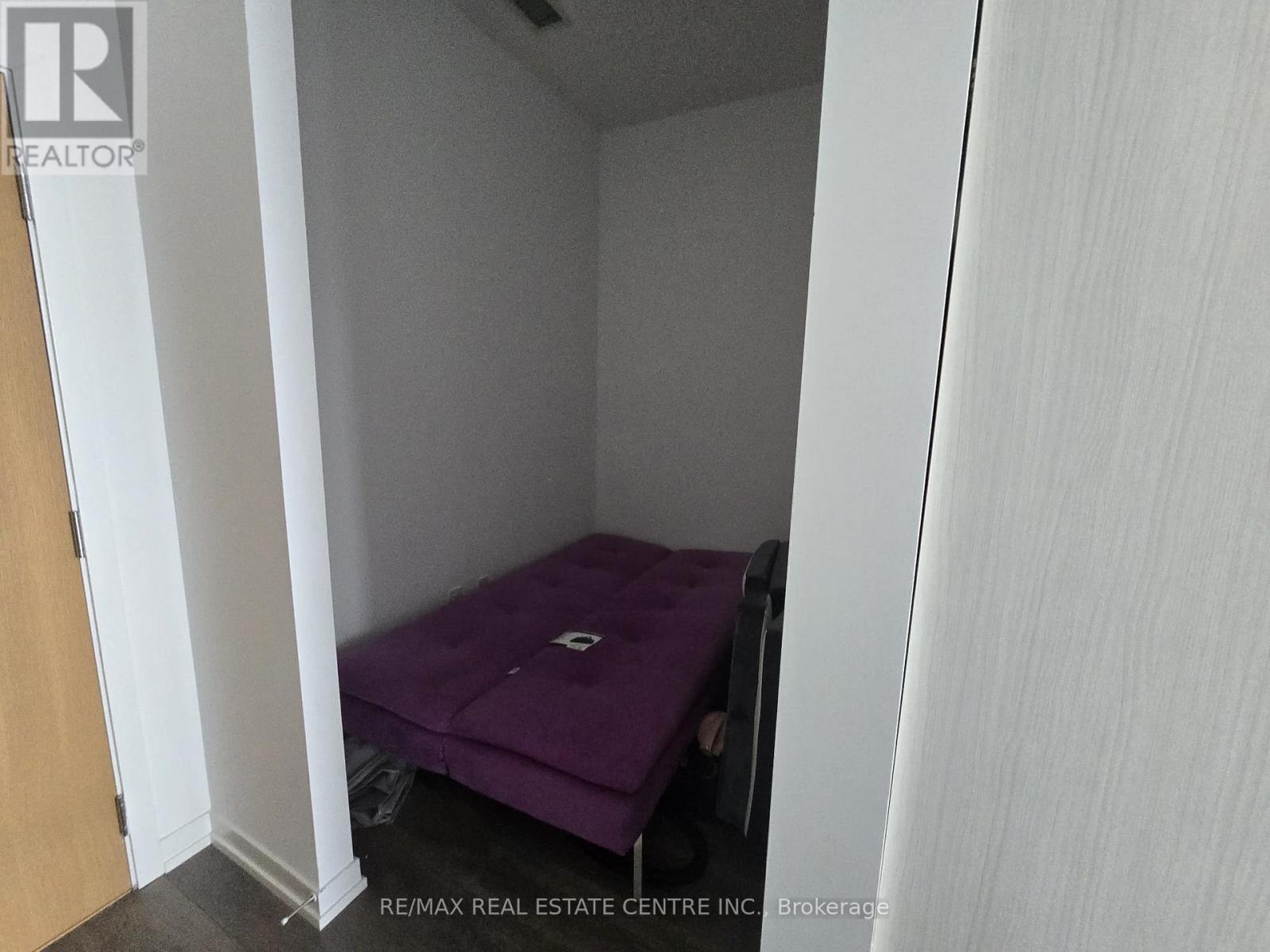 #403 2520 EGLINTON AVENUE W - 16