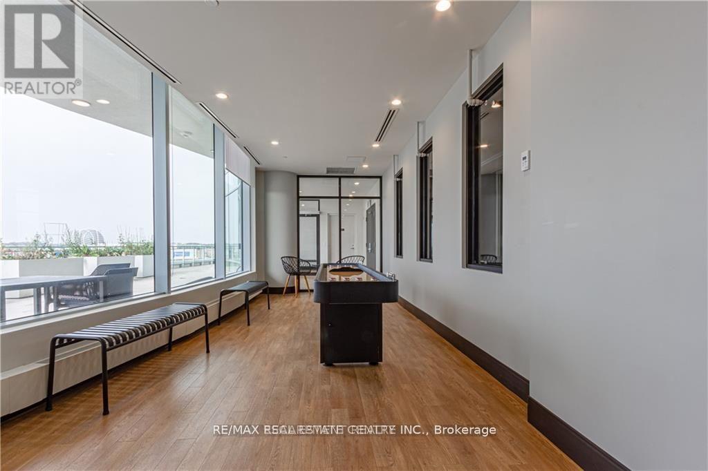 #403 2520 EGLINTON AVENUE W - 18