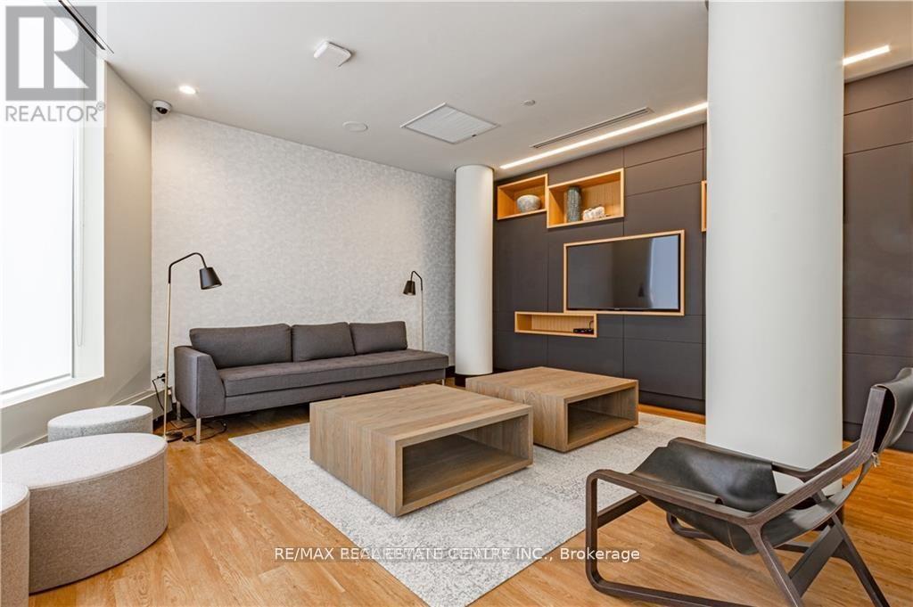 #403 2520 EGLINTON AVENUE W - 20