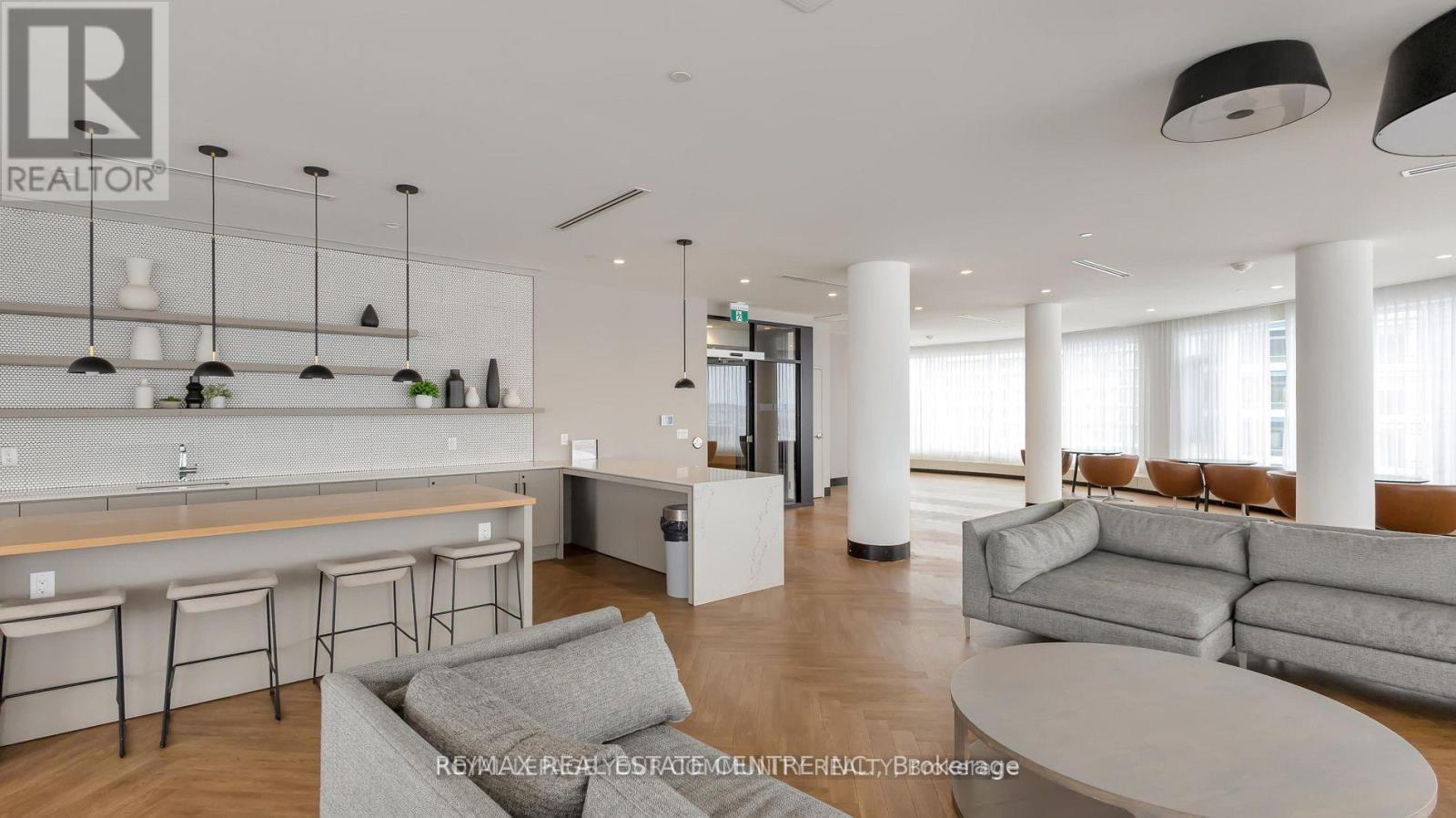 #403 2520 EGLINTON AVENUE W - 24