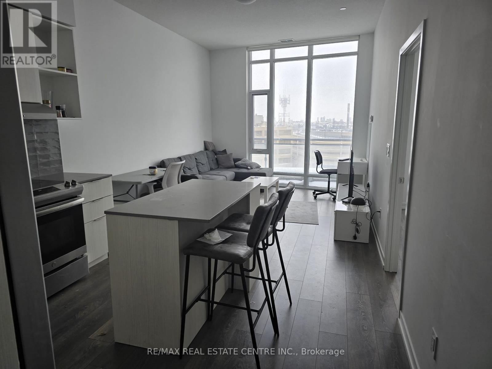 #403 2520 EGLINTON AVENUE W - 5