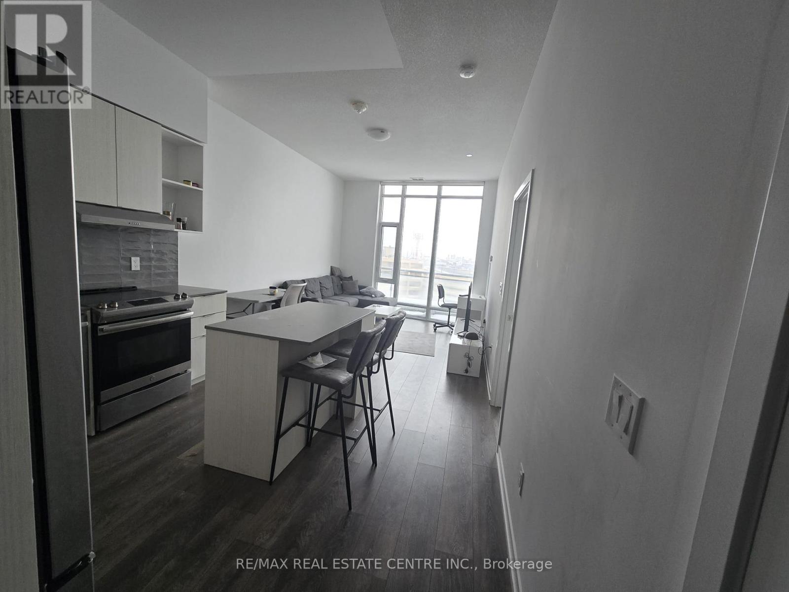 #403 2520 EGLINTON AVENUE W - 6