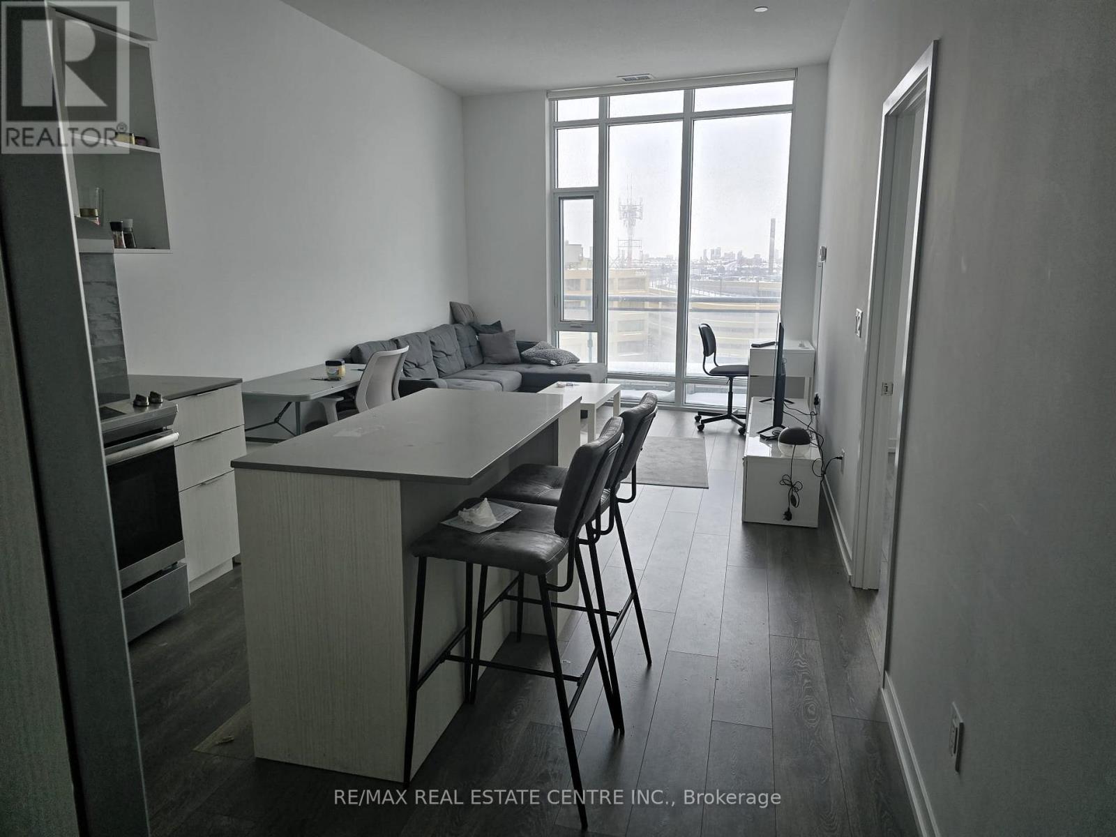#403 2520 EGLINTON AVENUE W - 7