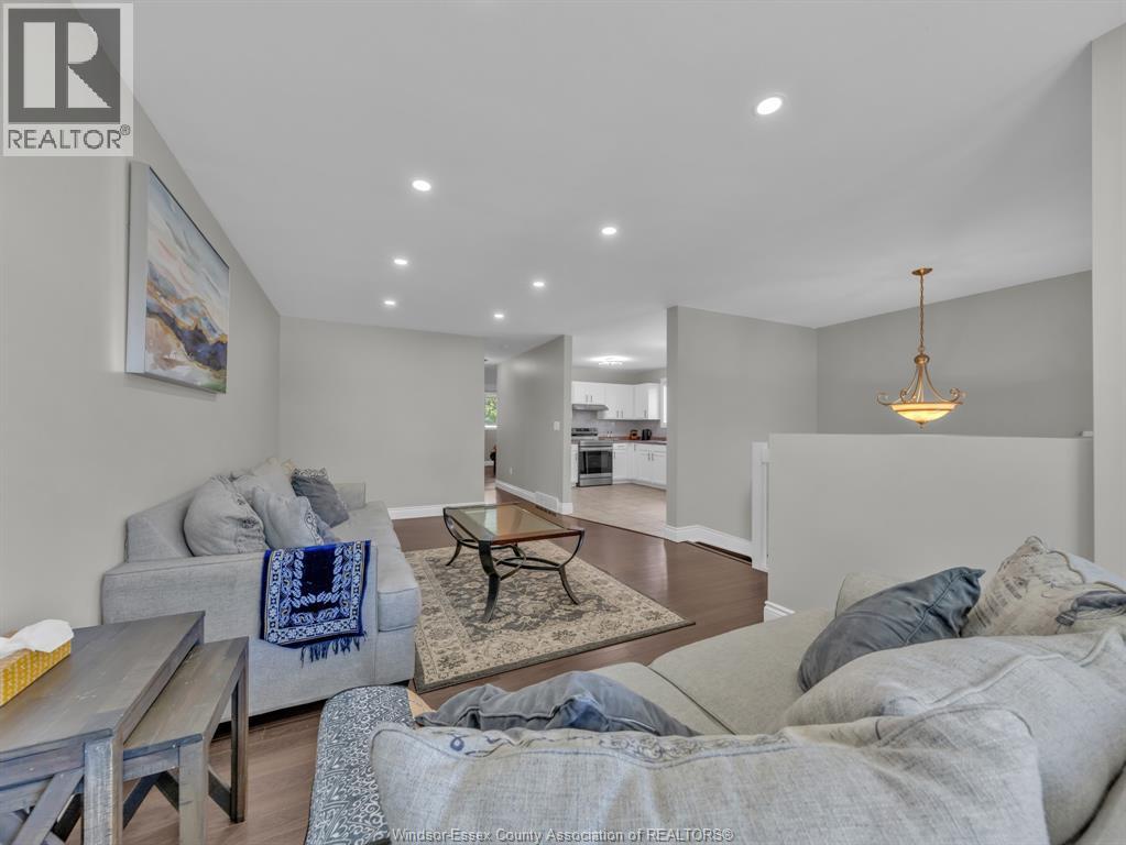 3711 MAGUIRE - 29