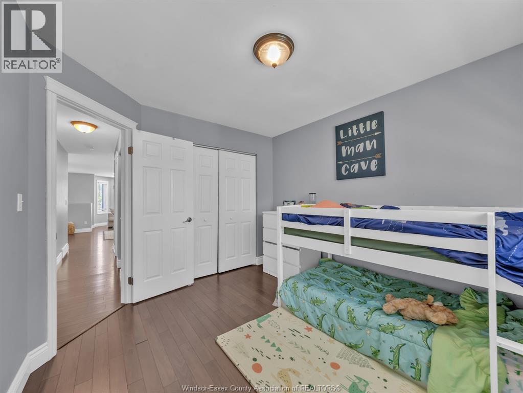 3711 MAGUIRE - 36