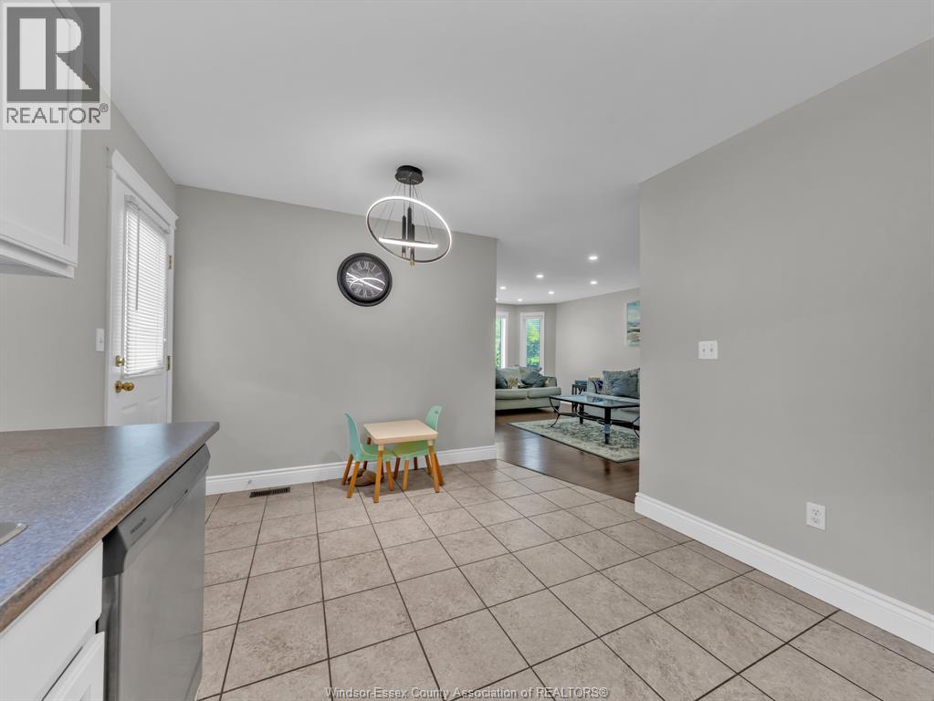 3711 MAGUIRE - 40