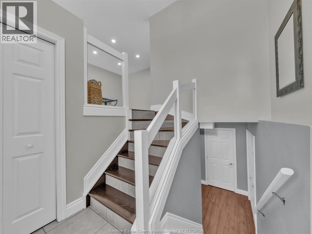 3711 MAGUIRE - 25