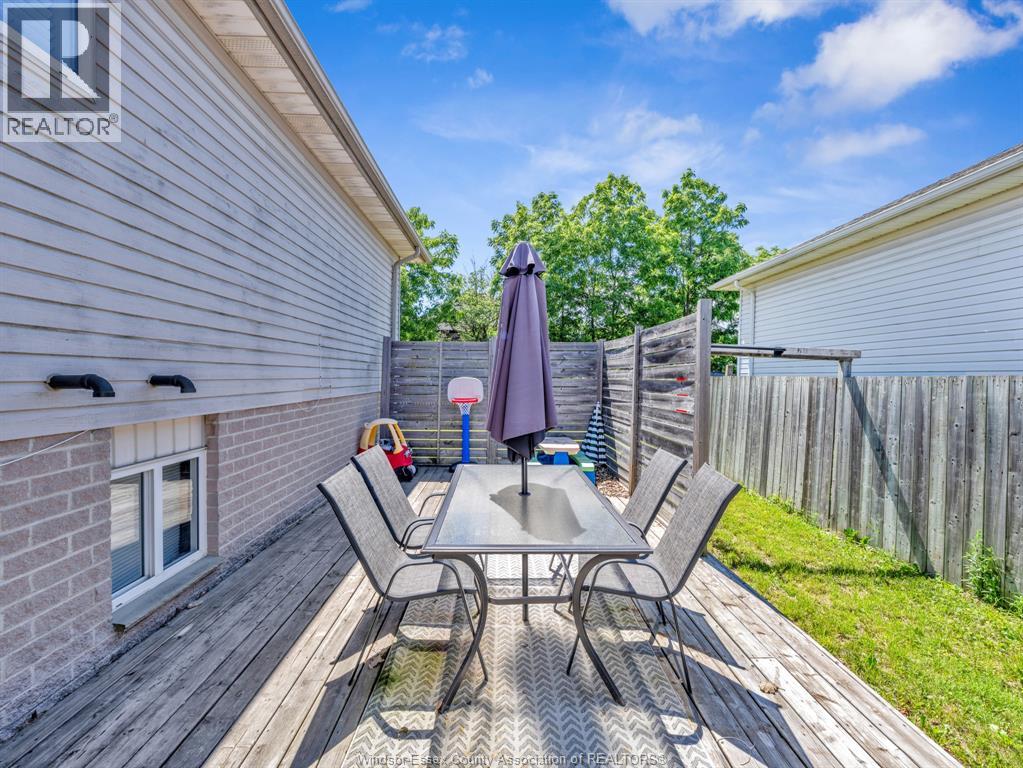 3711 MAGUIRE - 17