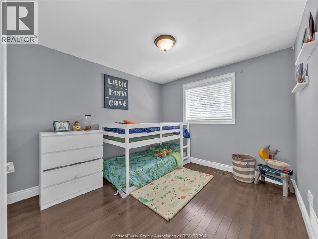 3711 MAGUIRE - 35