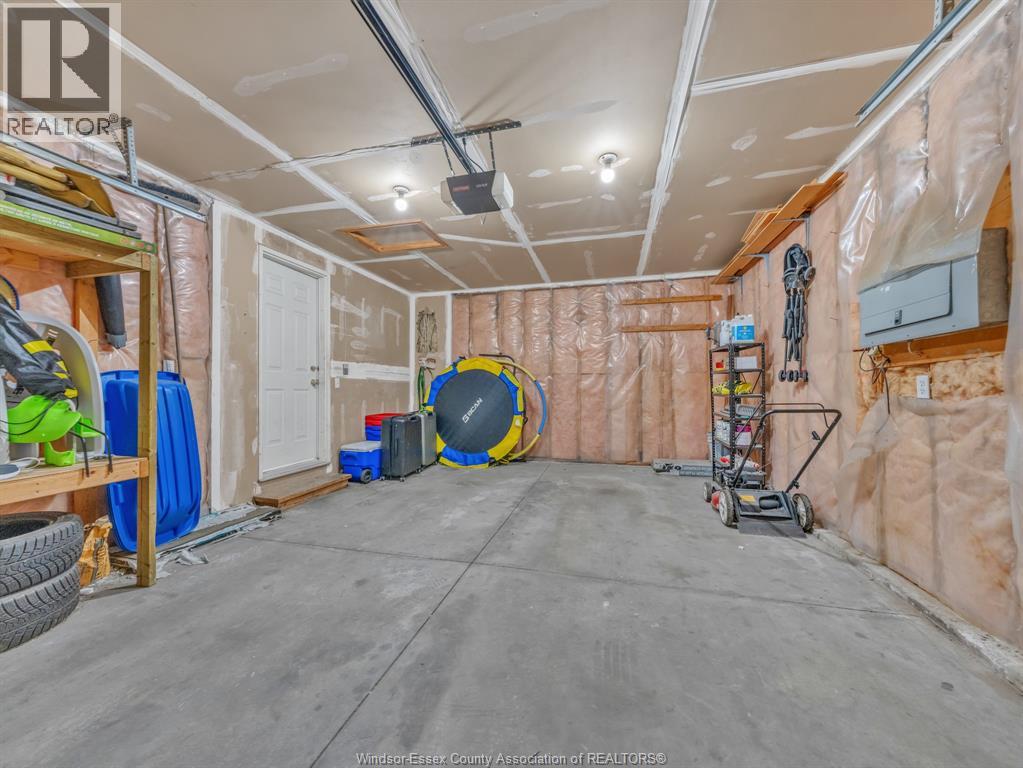 3711 MAGUIRE - 42