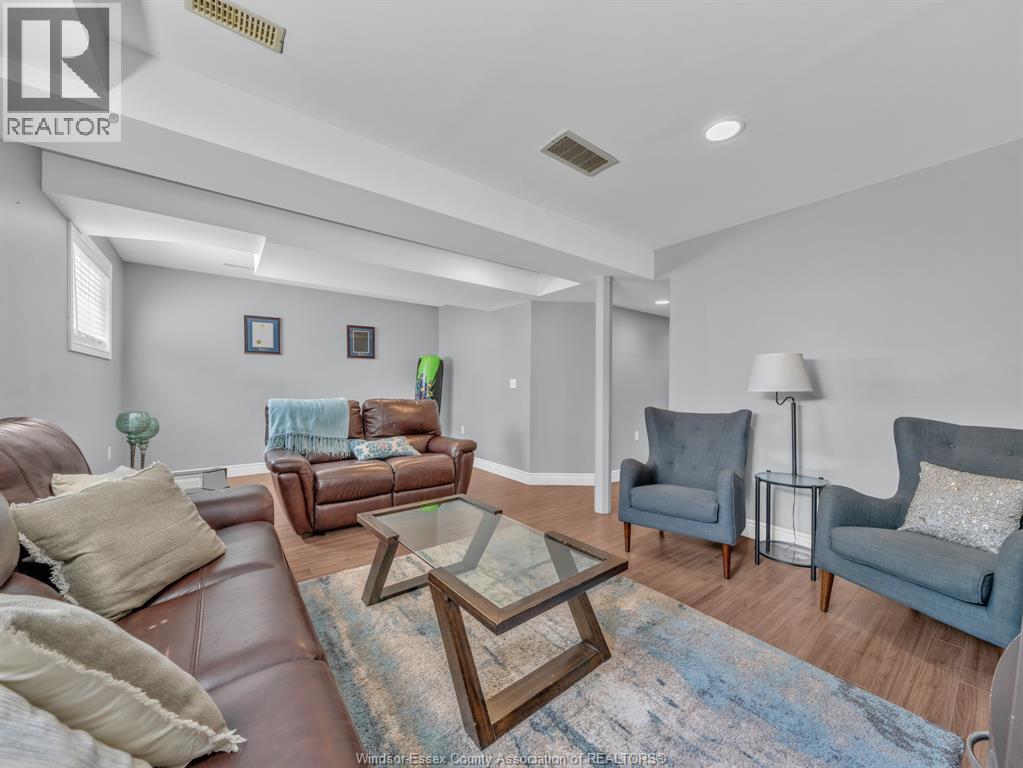 3711 MAGUIRE - 50