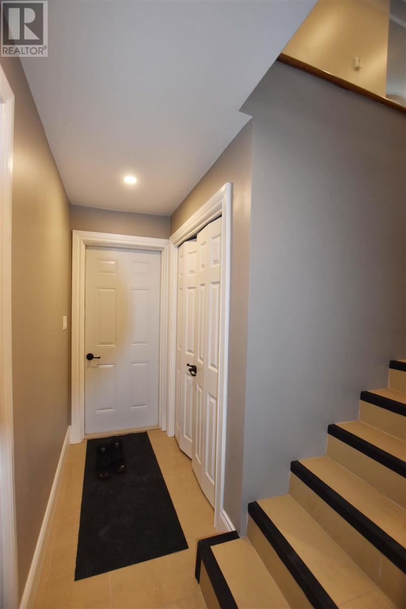 562 Wilson ST - 27