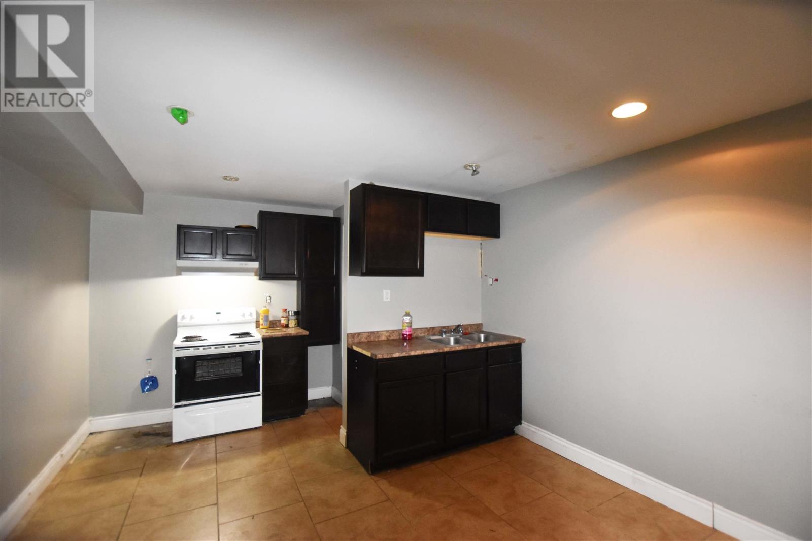 562 Wilson ST - 33