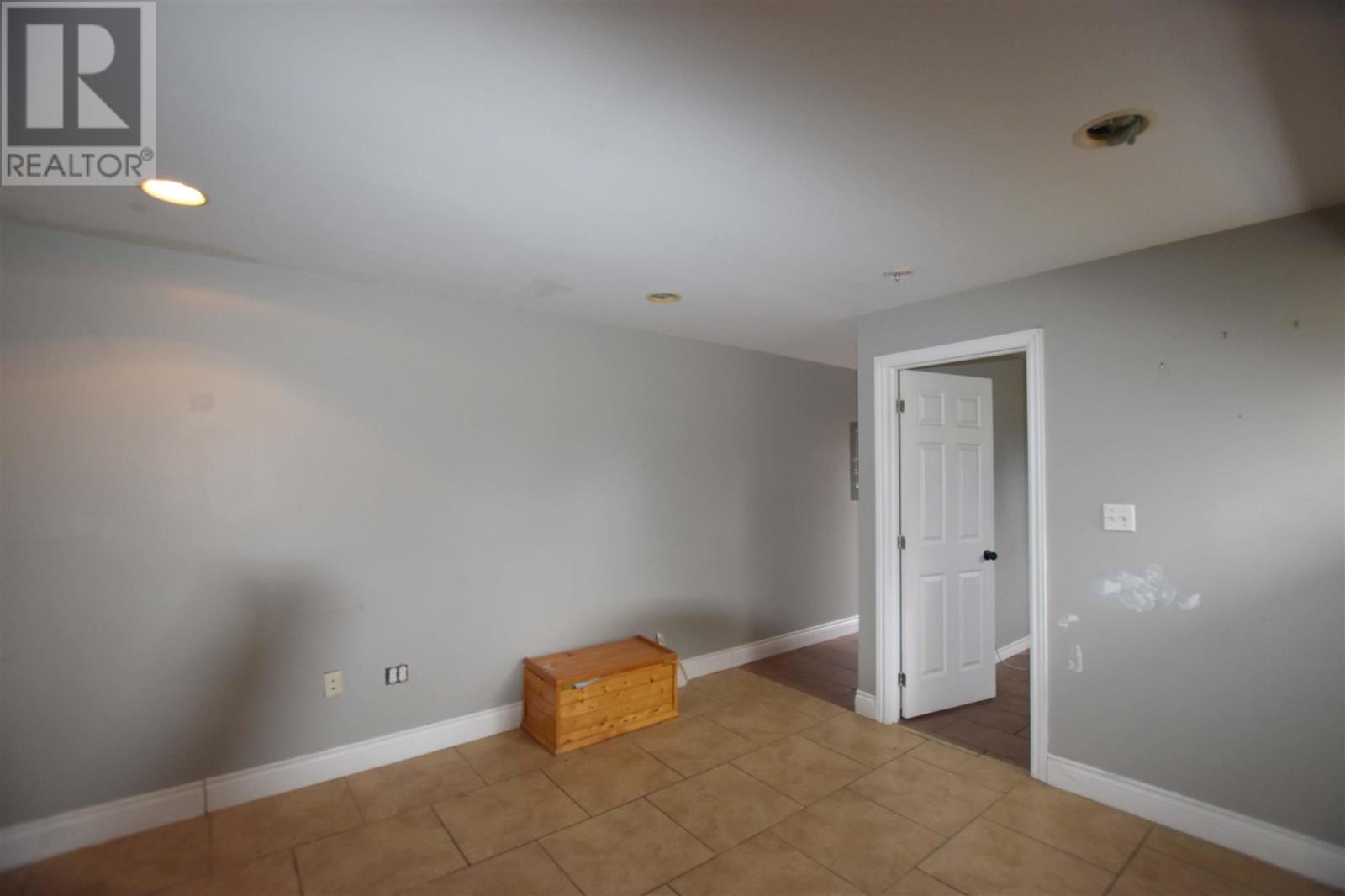 562 Wilson ST - 30