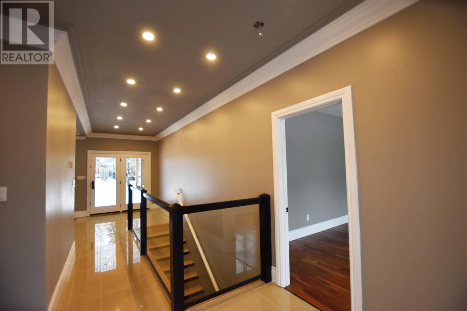 562 Wilson ST - 8