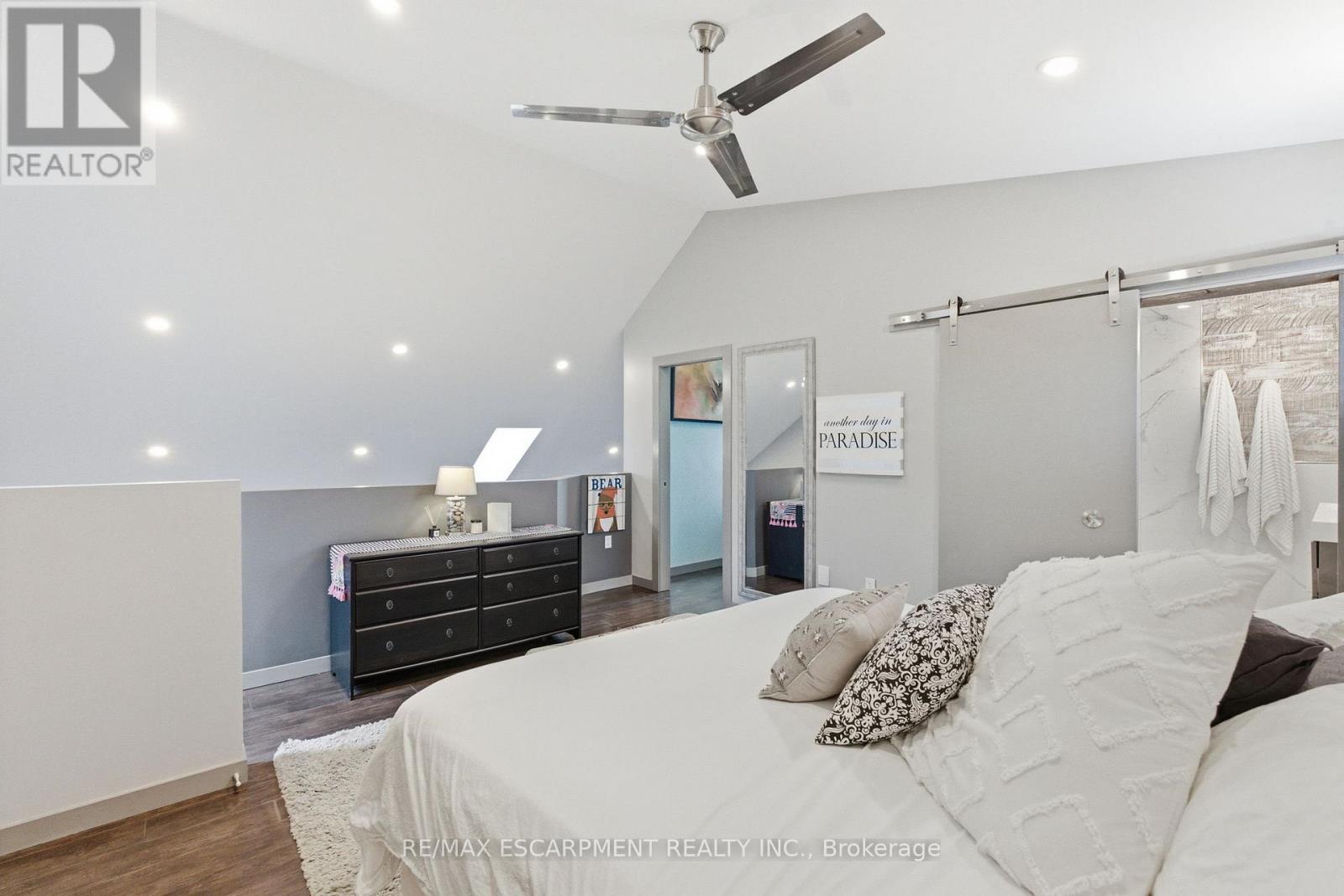 10 ROCKHAVEN LANE - 22