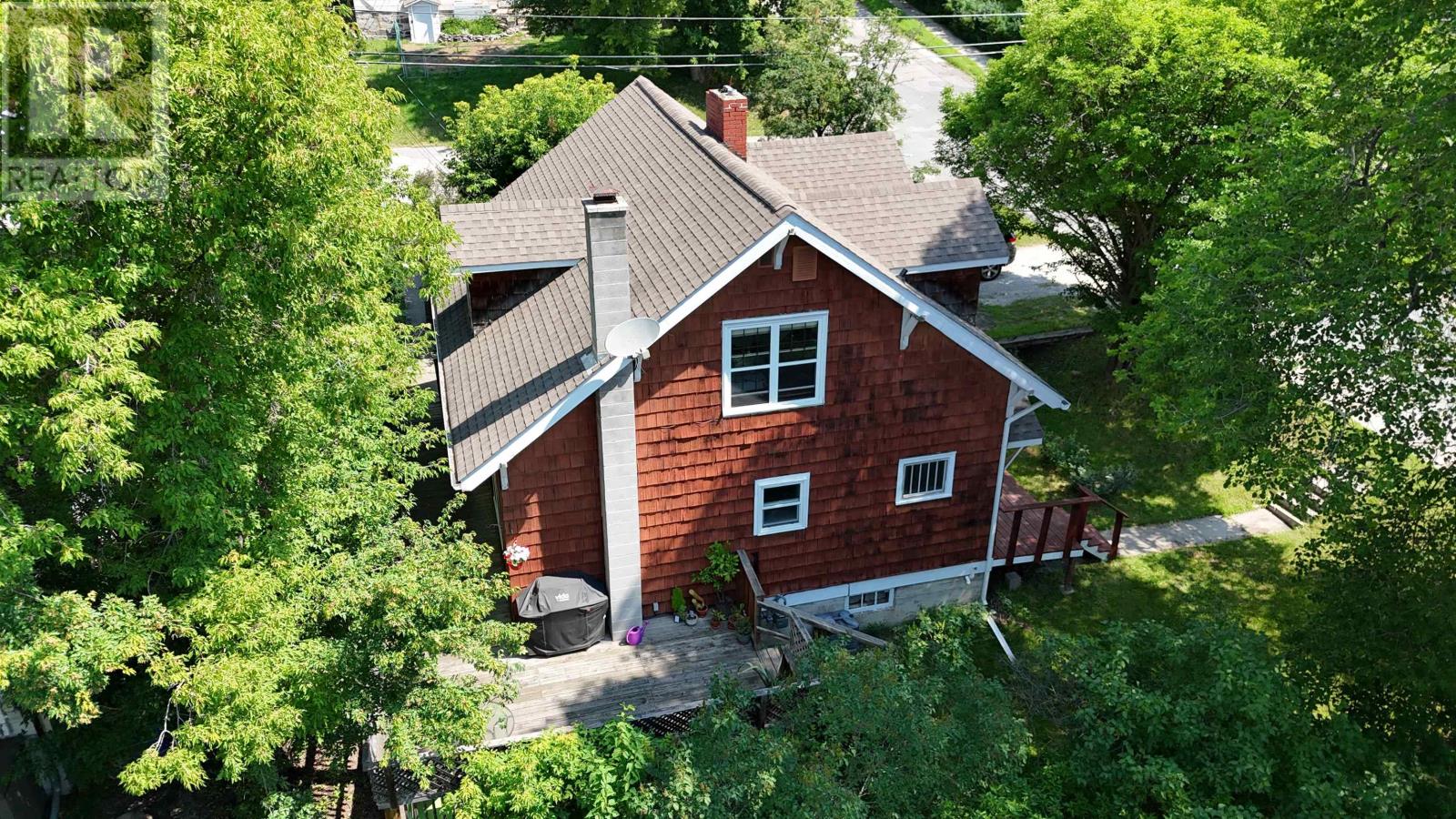 214 Matheson St N - 35