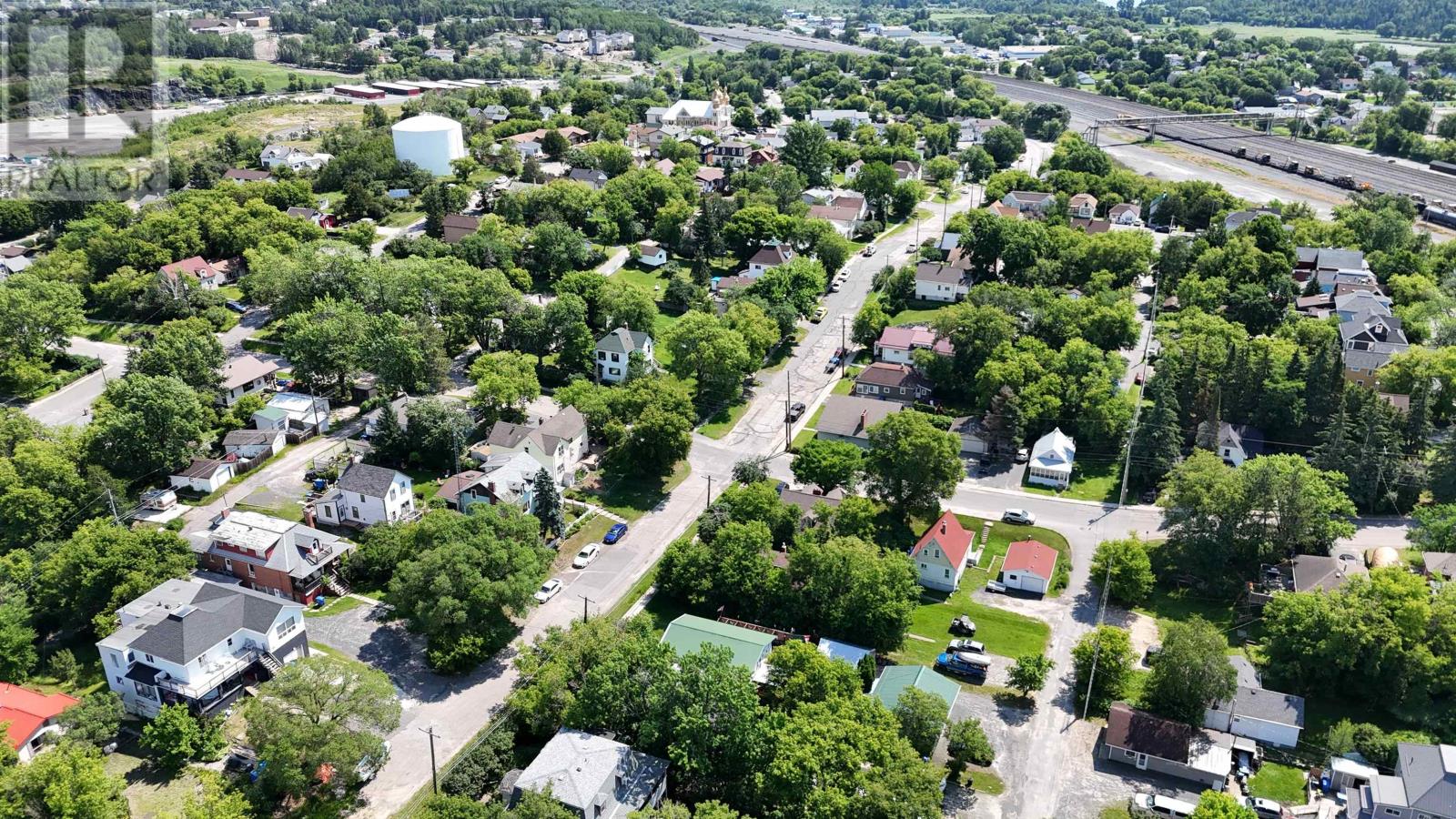 214 Matheson St N - 36