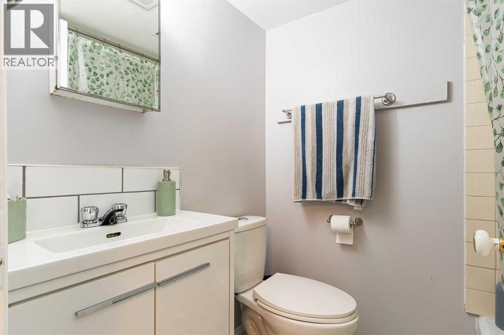 #2713 47 Avenue - 22