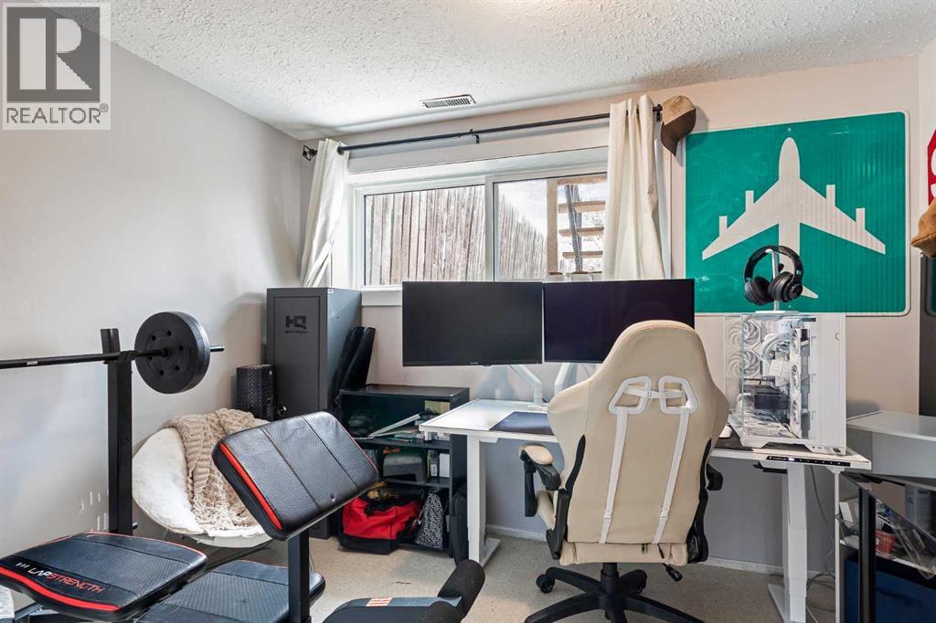 #2713 47 Avenue - 23
