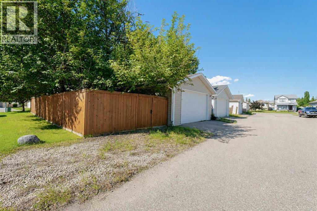 8902 60A Avenue - 25