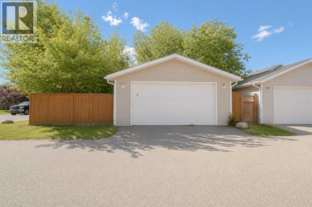 8902 60A Avenue - 24