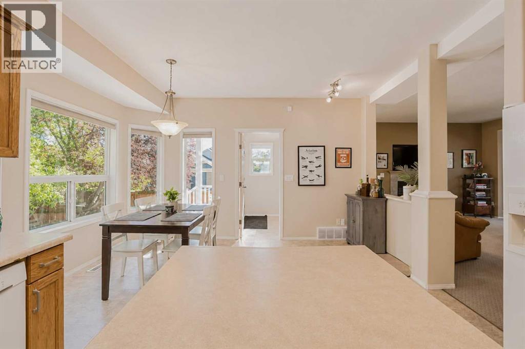 8902 60A Avenue - 10