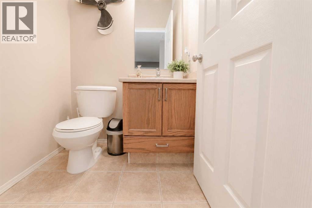 8902 60A Avenue - 7