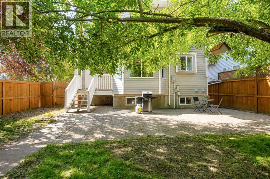 8902 60A Avenue - 21