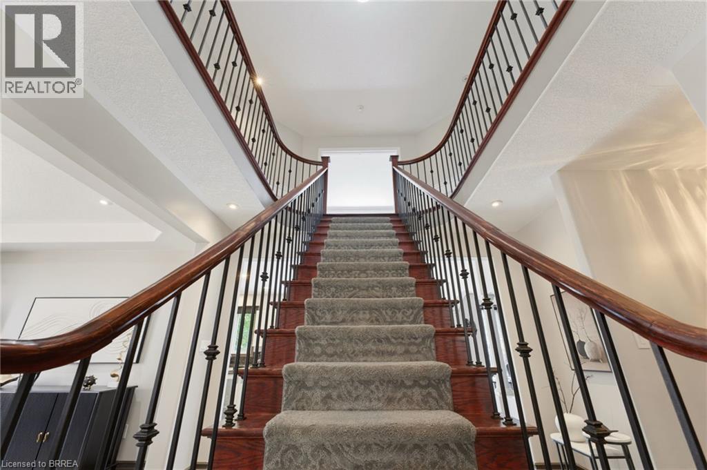 141 FALCONRIDGE Drive - 12