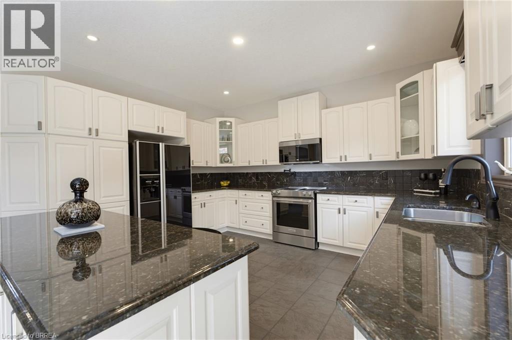 141 FALCONRIDGE Drive - 15