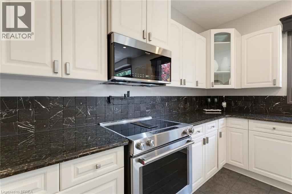 141 FALCONRIDGE Drive - 16